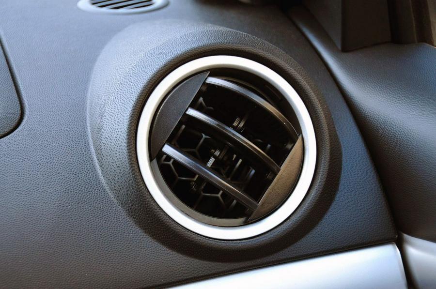  Coda Sedan 2012 года  (фото 31 из 51)